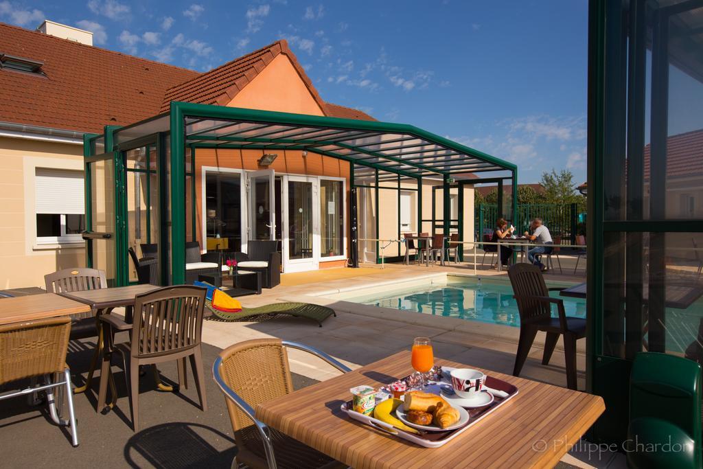 Jum'hotel Saints-Geosmes Exterior foto